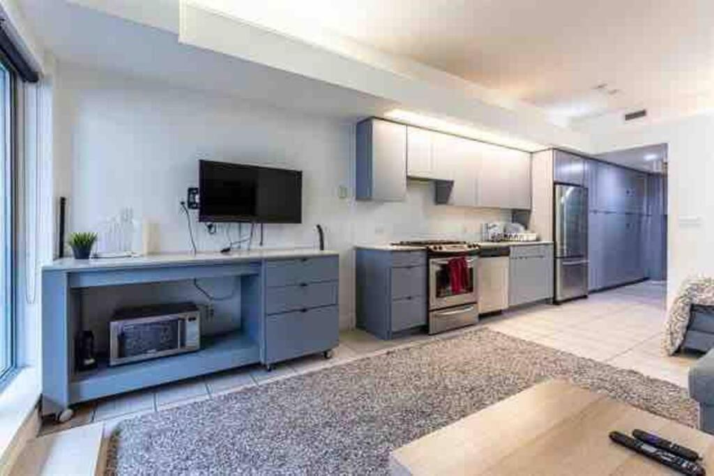 Beautiful Apartment Downtown, Mins To Rogers Arena, Stadium, Restaurants, Shops 溫哥華 外观 照片