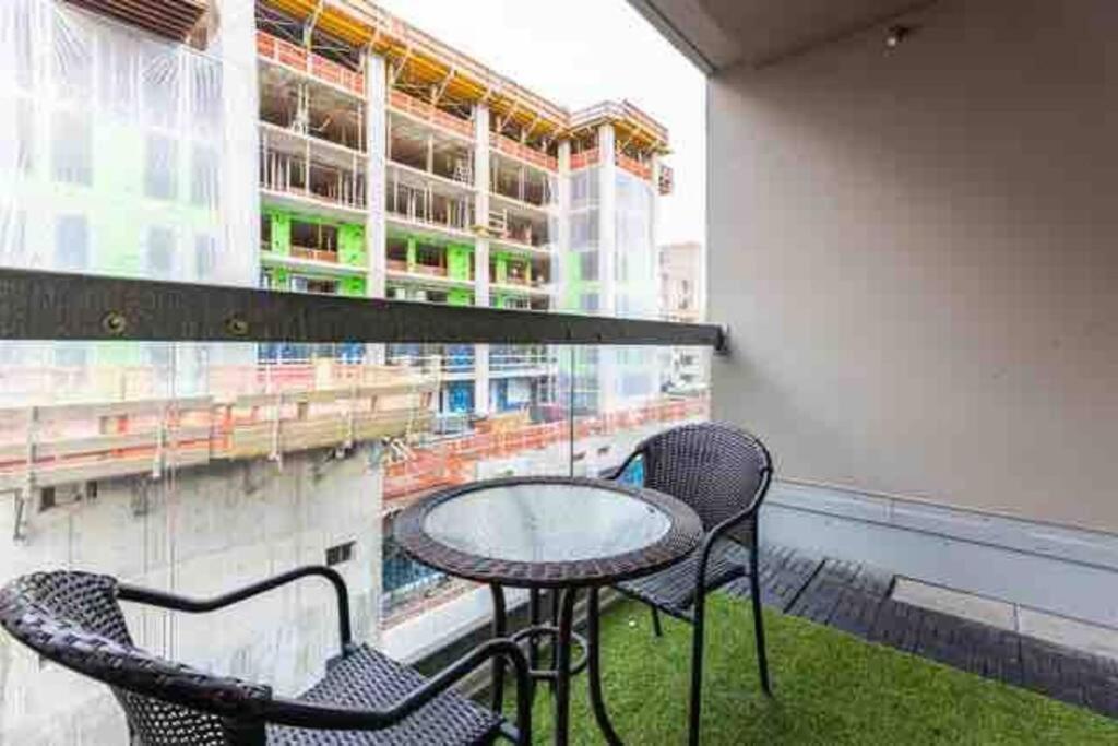 Beautiful Apartment Downtown, Mins To Rogers Arena, Stadium, Restaurants, Shops 溫哥華 外观 照片
